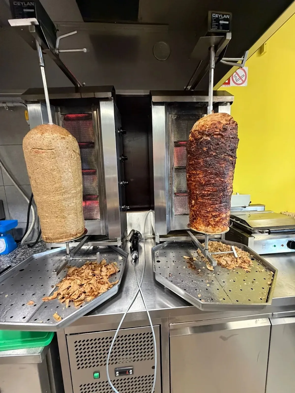 Kebab tortilja s povrćem i umakom